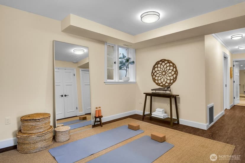Property photo for 2686 44th Avenue W, Seattle photo 28