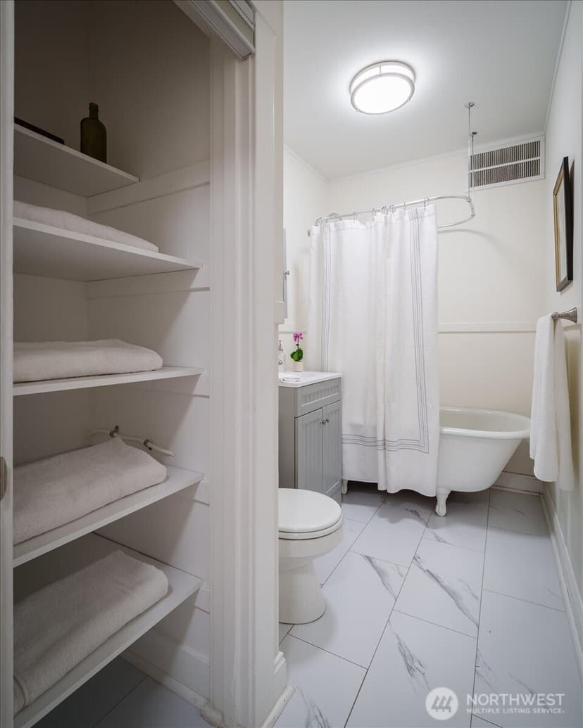 Property photo for 1310 Queen Anne Avenue N #15, Seattle photo 19