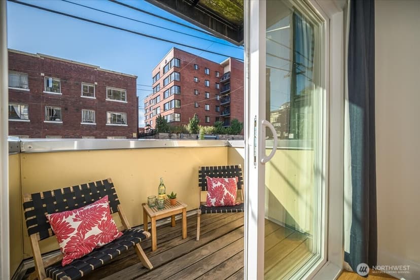 Property photo for 1310 Queen Anne Avenue N #15, Seattle photo 7