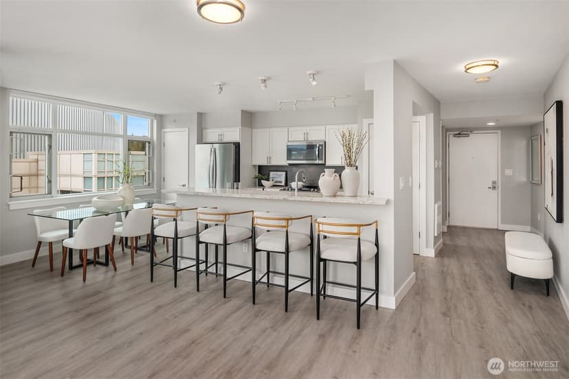 Property photo for 1100 106th Avenue NE #611, Bellevue photo 6