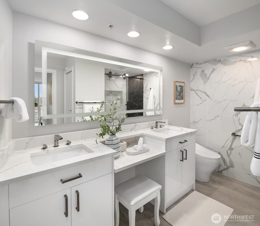 Property photo for 1100 106th Avenue NE #611, Bellevue photo 17
