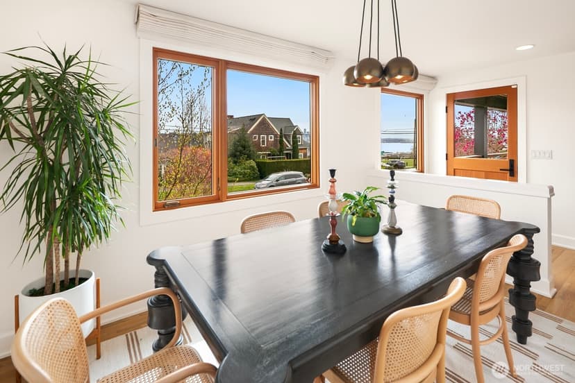 Property photo for 2507 27th Avenue W, Seattle photo 6