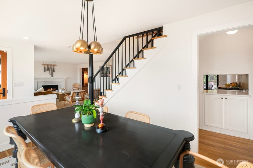 Property photo for 2507 27th Avenue W, Seattle photo 7