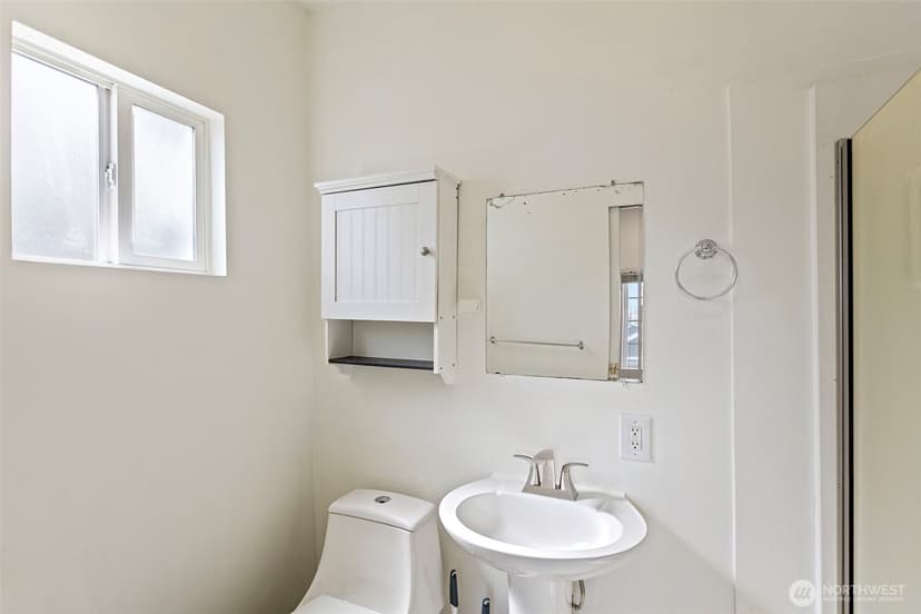 Property photo for 913 24th Avenue E, Seattle photo 20