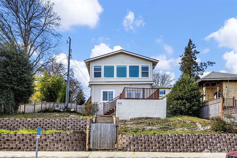 Property photo for 913 24th Avenue E, Seattle