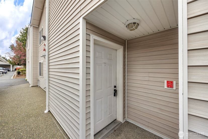 Property photo for 1001 W Casino Road #B101, Everett photo 2
