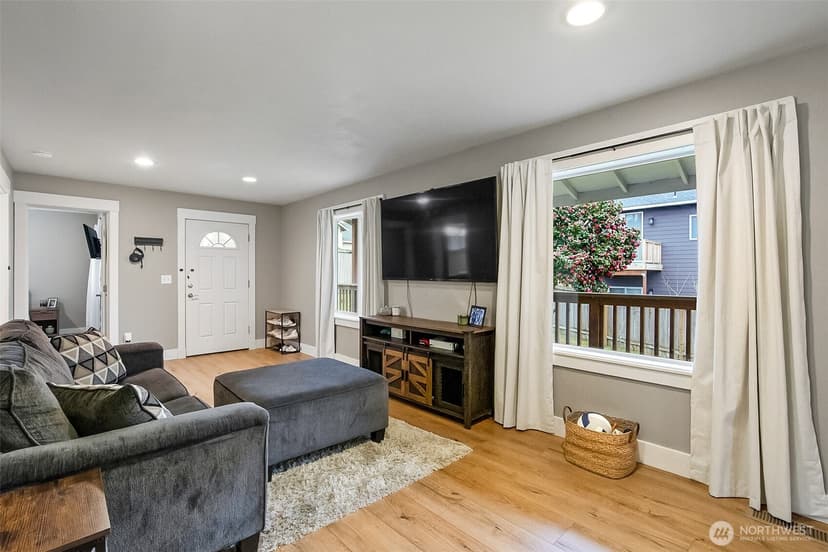 Property photo for 3215 19th Street, Everett photo 10