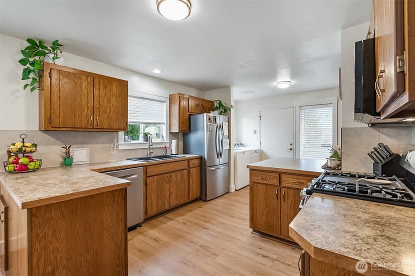 Property photo for 3215 19th Street, Everett photo 20