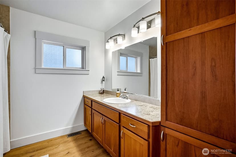 Property photo for 3215 19th Street, Everett photo 15