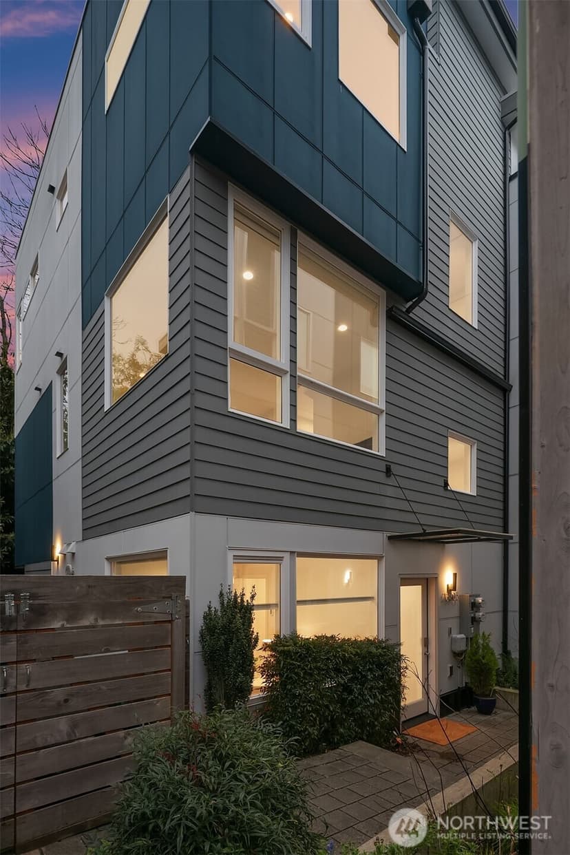 Property photo for 2330 W Plymouth Street #B, Seattle photo 4