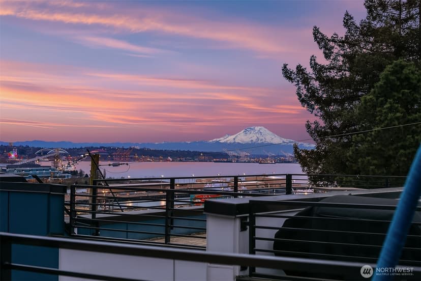Property photo for 2330 W Plymouth Street #B, Seattle photo 2