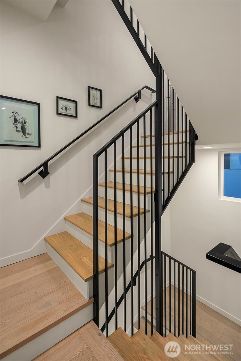 Property photo for 2330 W Plymouth Street #B, Seattle photo 8