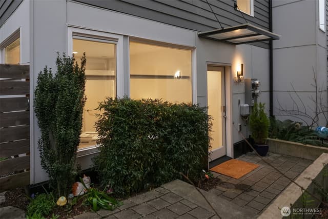 Property photo for 2330 W Plymouth Street #B, Seattle photo 5