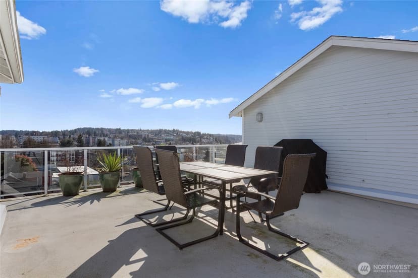 Property photo for 2522 Rucker Avenue #403, Everett photo 20