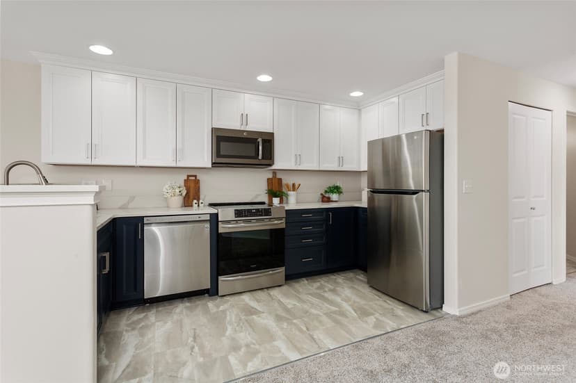 Property photo for 2522 Rucker Avenue #403, Everett photo 3