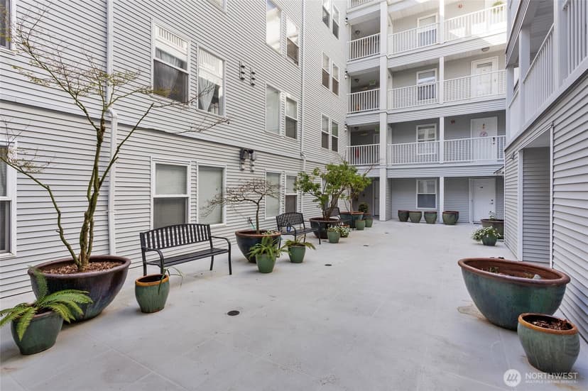 Property photo for 2522 Rucker Avenue #403, Everett photo 22