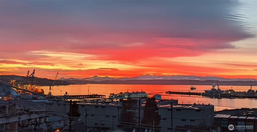 Property photo for 2522 Rucker Avenue #403, Everett photo 30