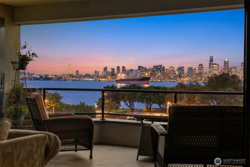 Property photo for 1333 Harbor Avenue SW #204, Seattle
