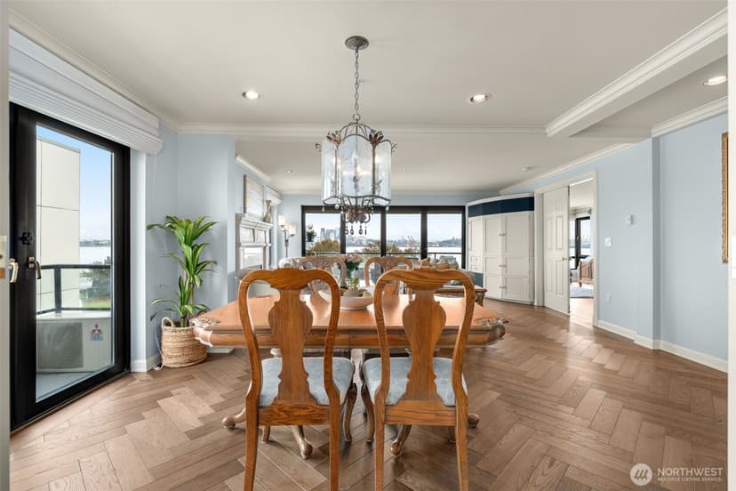 Property photo for 1333 Harbor Avenue SW #204, Seattle photo 9