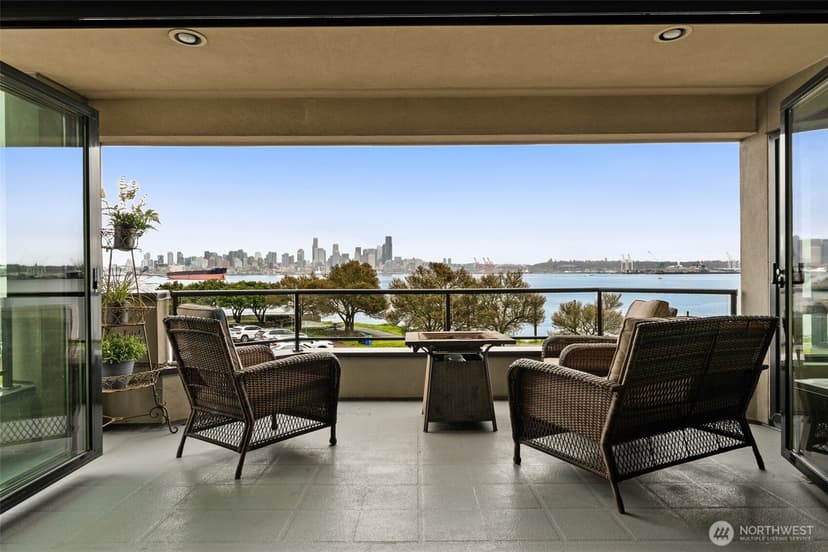 Property photo for 1333 Harbor Avenue SW #204, Seattle photo 26