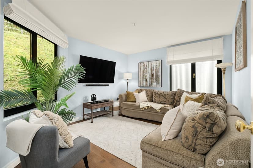 Property photo for 1333 Harbor Avenue SW #204, Seattle photo 23
