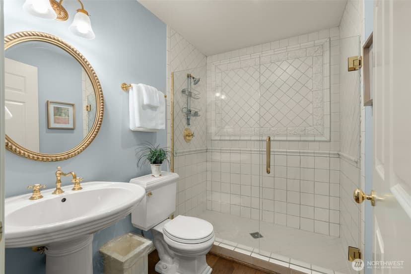 Property photo for 1333 Harbor Avenue SW #204, Seattle photo 21