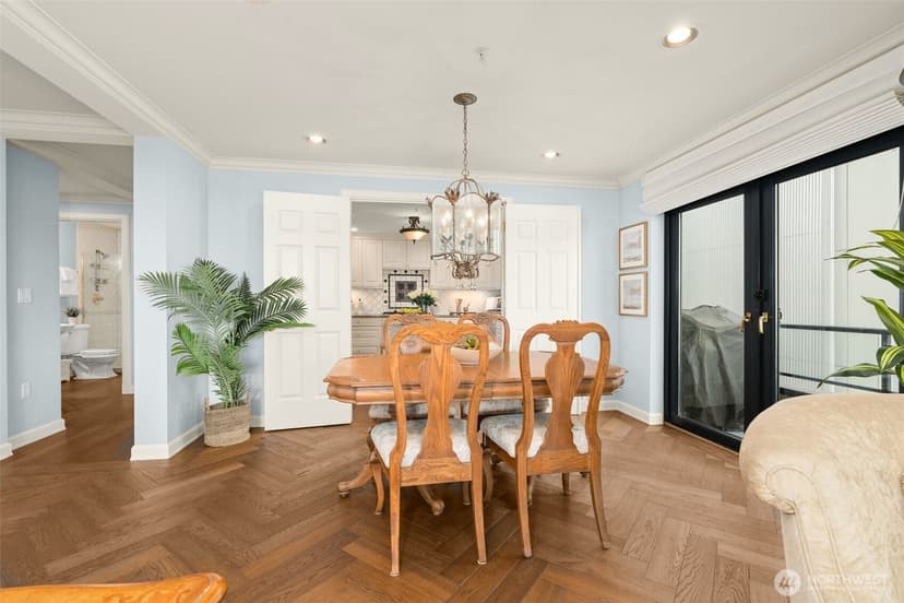 Property photo for 1333 Harbor Avenue SW #204, Seattle photo 10
