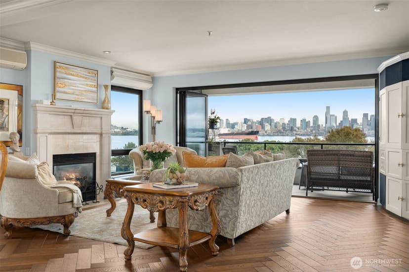 Property photo for 1333 Harbor Avenue SW #204, Seattle photo 6