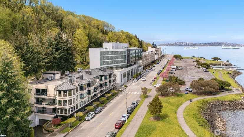Property photo for 1333 Harbor Avenue SW #204, Seattle photo 5