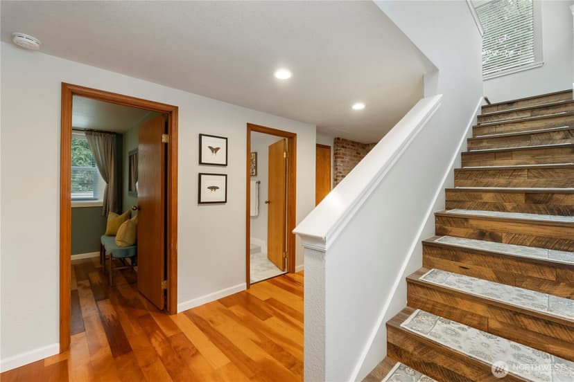 Property photo for 23305 98th Avenue S, Kent photo 14