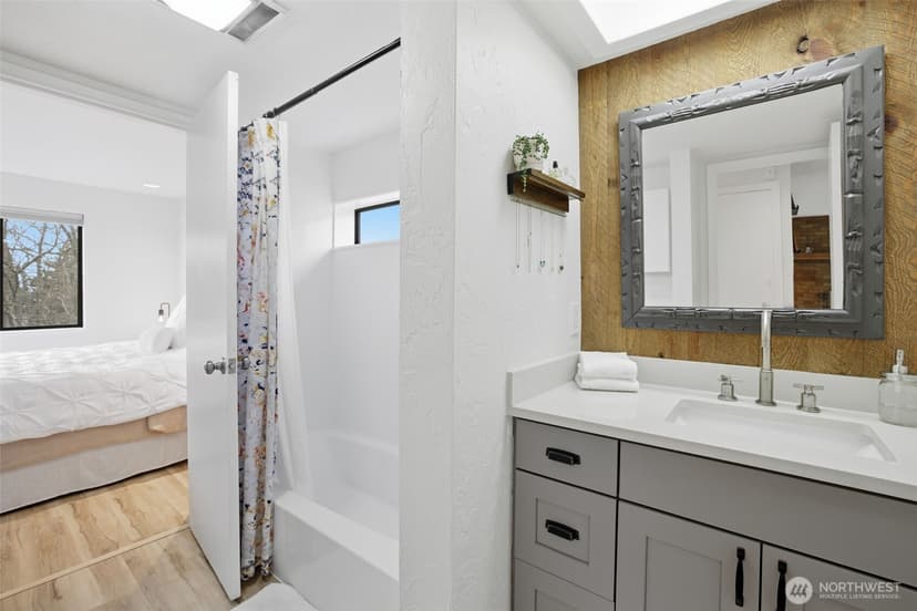 Property photo for 5642 California Avenue SW #3, Seattle photo 18