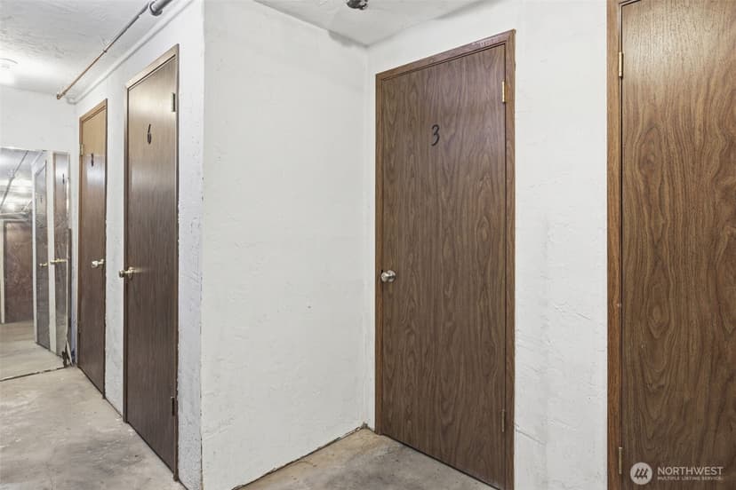 Property photo for 5642 California Avenue SW #3, Seattle photo 27
