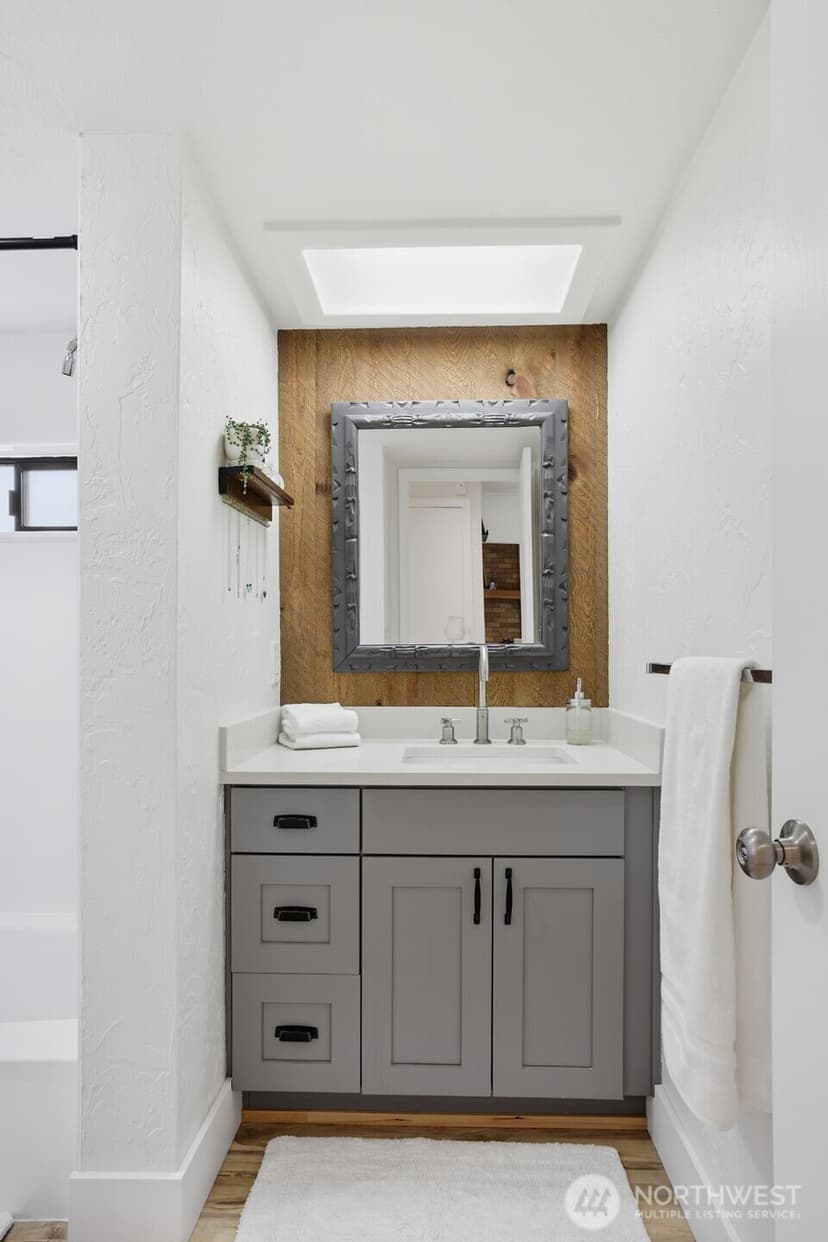 Property photo for 5642 California Avenue SW #3, Seattle photo 17
