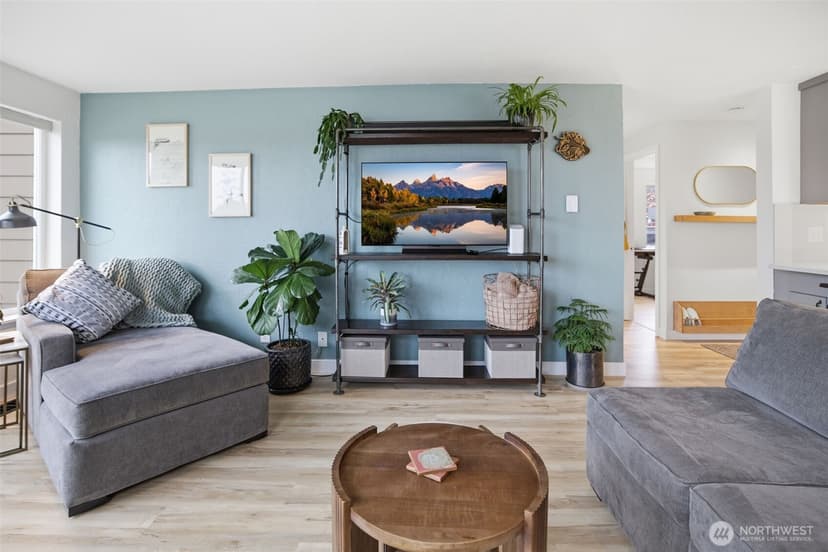 Property photo for 5642 California Avenue SW #3, Seattle photo 6
