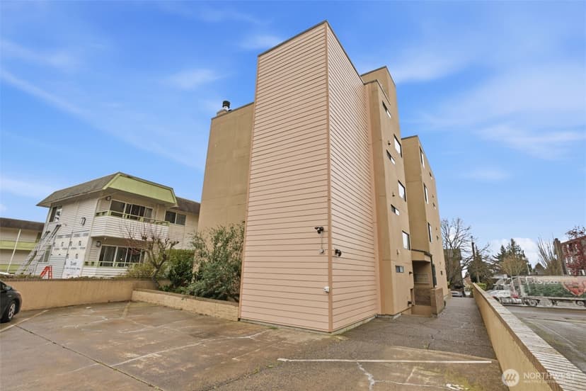 Property photo for 5642 California Avenue SW #3, Seattle photo 25