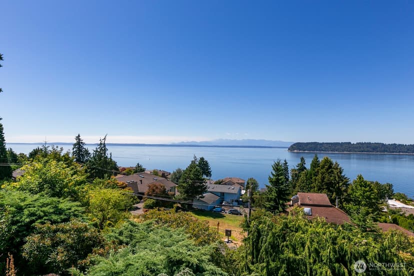 Property photo for 10413 66th Place W, Mukilteo photo 7