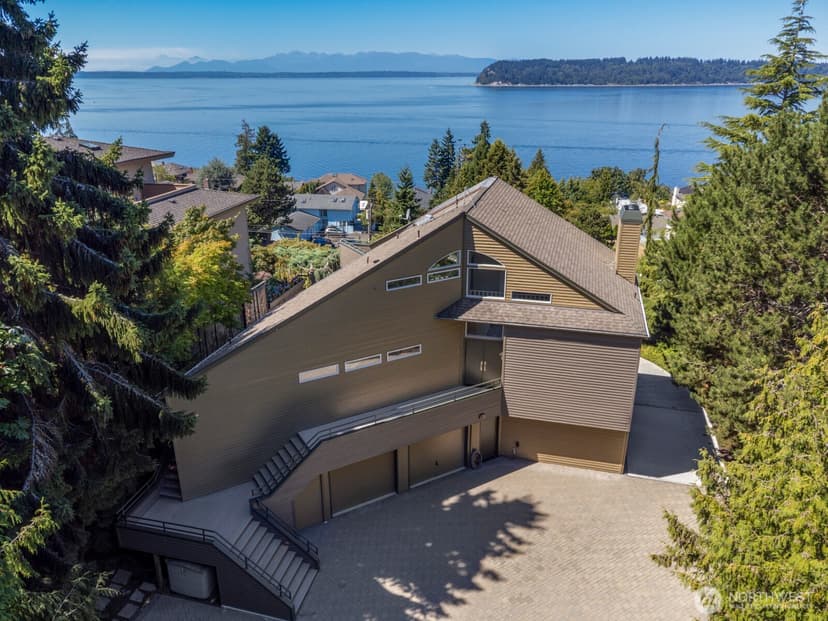 Property photo for 10413 66th Place W, Mukilteo photo 4