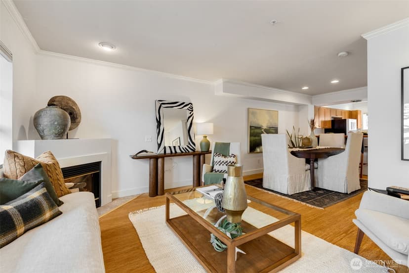 Property photo for 206 24th Avenue E, Seattle photo 6