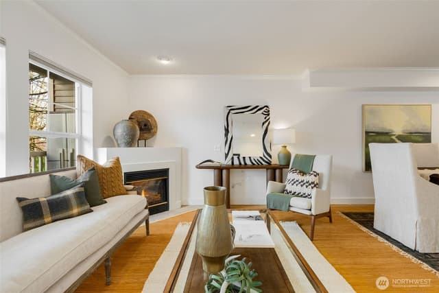 Property photo for 206 24th Avenue E, Seattle photo 5