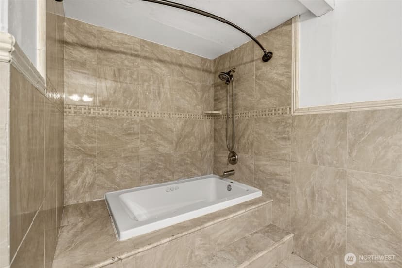 Property photo for 24856 145th Lane SE, Kent photo 19