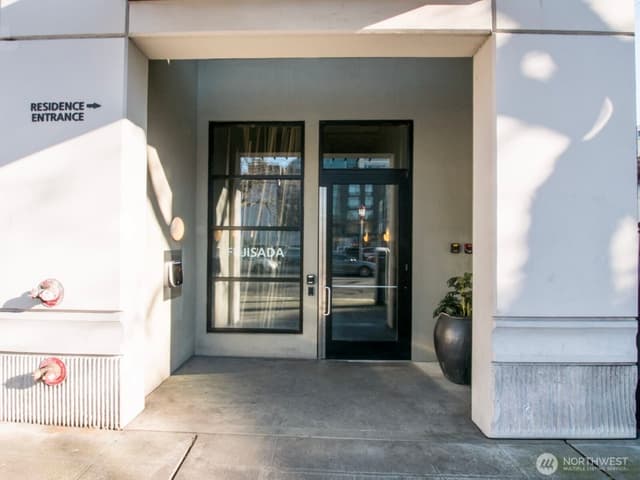 Property photo for 510 6th Avenue S #603, Seattle photo 2