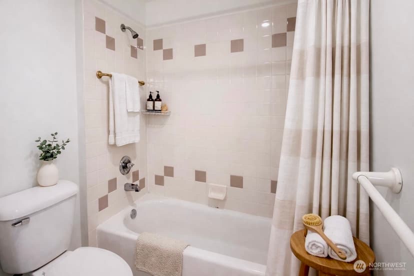 Property photo for 510 6th Avenue S #603, Seattle photo 10