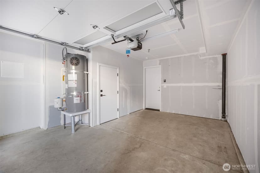 Property photo for 2112 1st Avenue N, Seattle photo 28