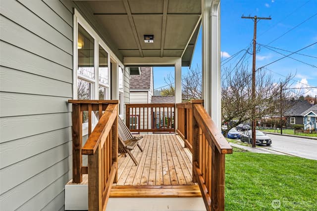 Property photo for 1925 5th Street, Bremerton photo 2