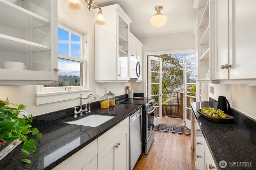 Property photo for 5260 18th Avenue NE, Seattle photo 14