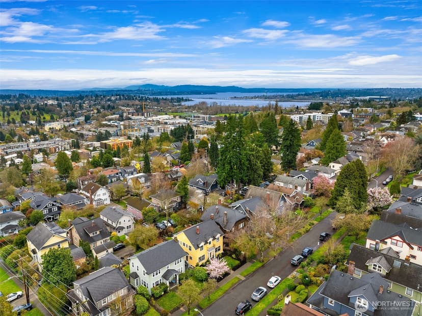 Property photo for 5260 18th Avenue NE, Seattle photo 37