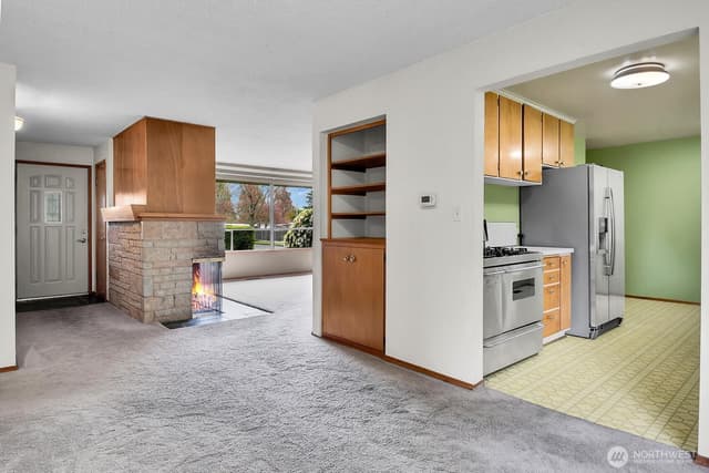 Property photo for 16003 5th Avenue NE, Shoreline photo 3