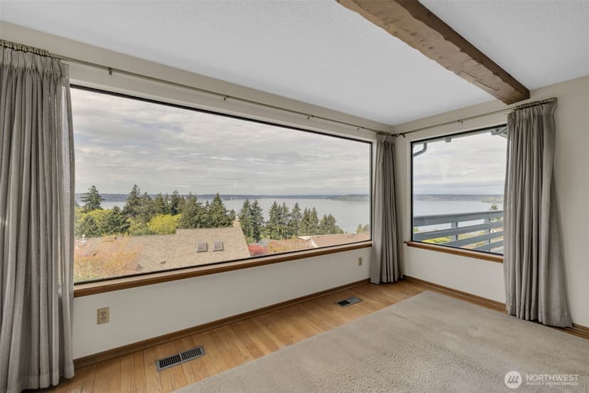 Property photo for 5714 Sealawn Avenue NE, Tacoma photo 10