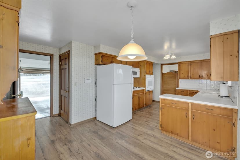Property photo for 5714 Sealawn Avenue NE, Tacoma photo 14
