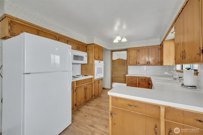 Property photo for 5714 Sealawn Avenue NE, Tacoma photo 15